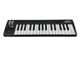 sintetizador midiplus akm320