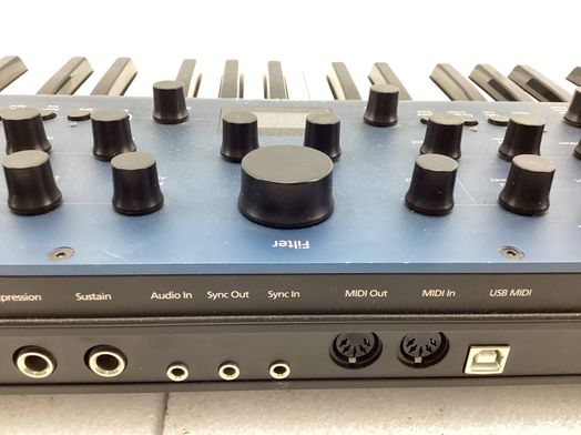 sintetizador modal electronis cobalt 8