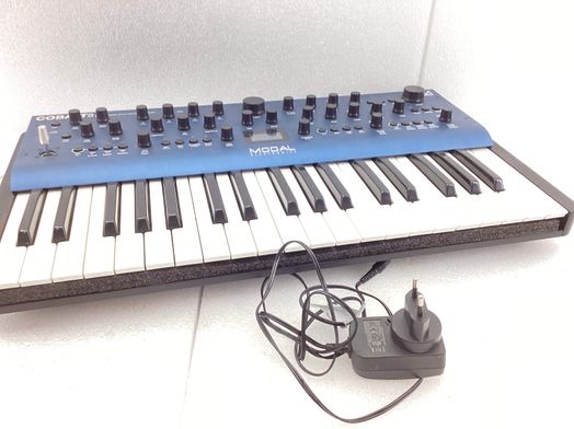 sintetizador modal electronis cobalt 8