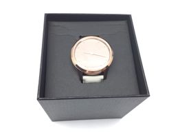 garmin vivomove luxe
