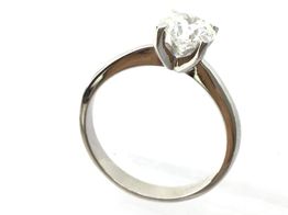 sortija oro 18k con diamante de laboratorio 