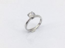 sortija oro 18k con diamante de laboratorio 