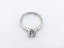 sortija oro 18k con diamante de laboratorio