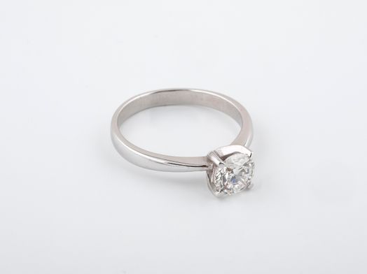sortija oro 18k con diamante de laboratorio