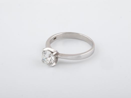 sortija oro 18k con diamante de laboratorio 