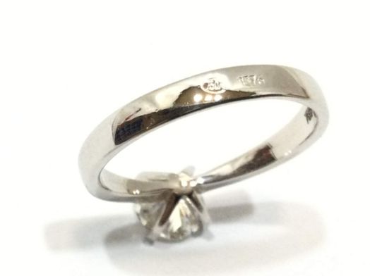 sortija oro 18k con diamante de laboratorio