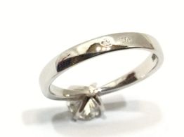 sortija oro 18k con diamante de laboratorio