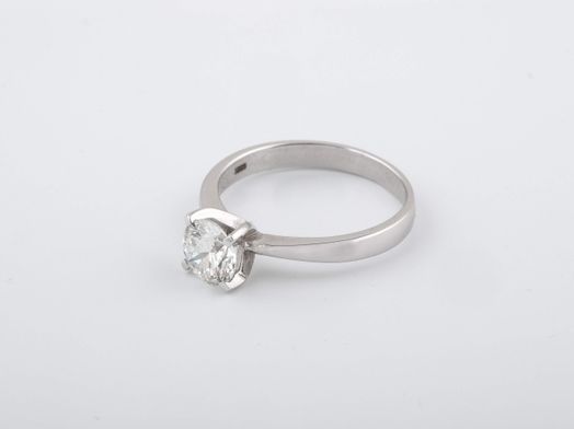 sortija oro 18k con diamante de laboratorio