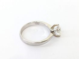 sortija oro 18k con diamante de laboratorio