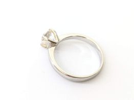 sortija oro 18k con diamante de laboratorio