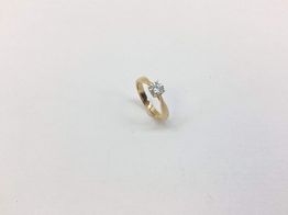 anel com adorno ouro 18k com pedra con diamante 