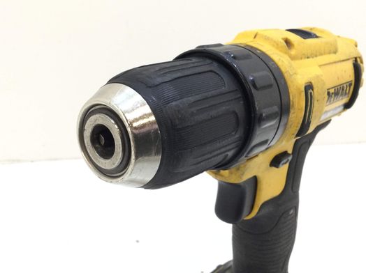 taladro a bateria dewalt dcd710