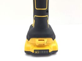 taladro a bateria dewalt dcd777