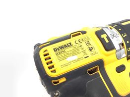 taladro a bateria dewalt dcd795