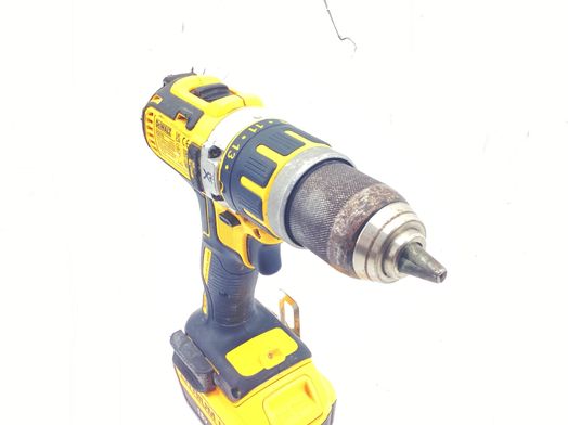 taladro a bateria dewalt dcd795