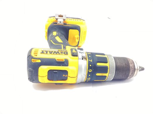 taladro a bateria dewalt dcd795