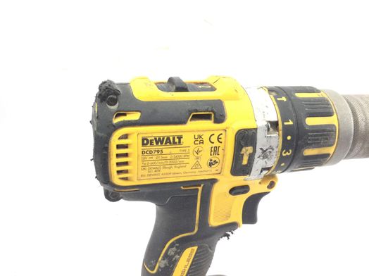 taladro a bateria dewalt dcd795