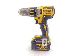 taladro a bateria dewalt dcd795