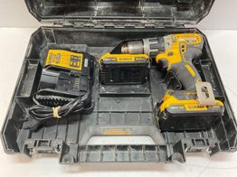 taladro a bateria dewalt dcd796