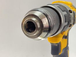 taladro a bateria dewalt dcd796