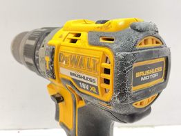 taladro a bateria dewalt dcd796