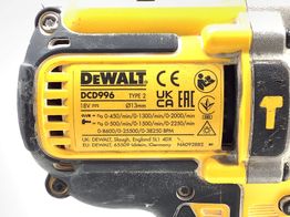 taladro a bateria dewalt dcd996