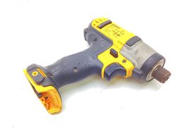 taladro a bateria dewalt dcf815