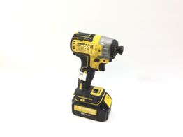 taladro a bateria dewalt dcf887