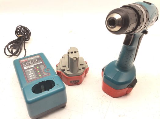 taladro a bateria makita 8281d