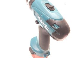 taladro a bateria makita 8281d