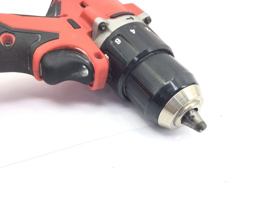 taladro a bateria milwaukee m18bdd