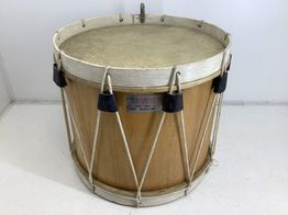 tambor erviti con baquetas
