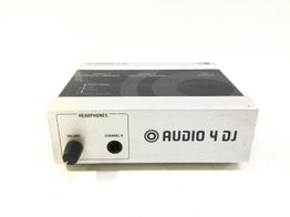 tarjeta interface native instruments audio 4 dj