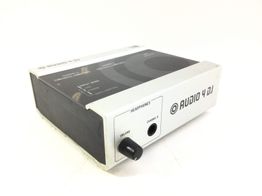 tarjeta interface native instruments audio 4 dj