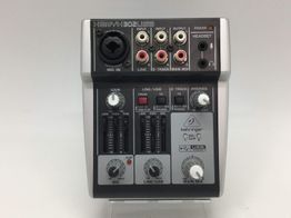 tarjeta sonido behrinher xeniyx302usb