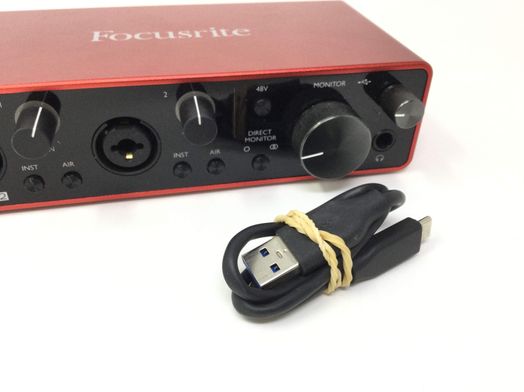 tarjeta sonido focusrite scarlet 2i2