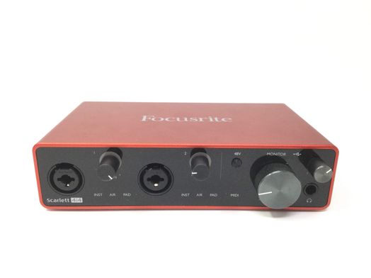 tarjeta sonido focusrite scarlett 4i4