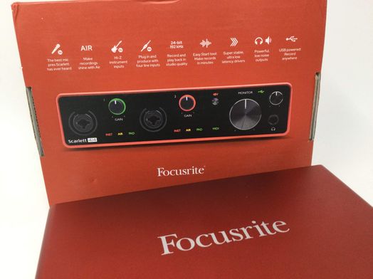 tarjeta sonido focusrite scarlett 4i4