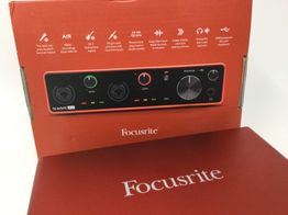 tarjeta sonido focusrite scarlett 4i4