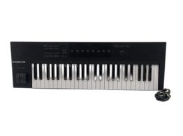 teclado eletrónico komplete a49