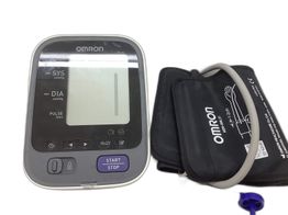 Tensiometro Omron m6 ac hem-7322-e