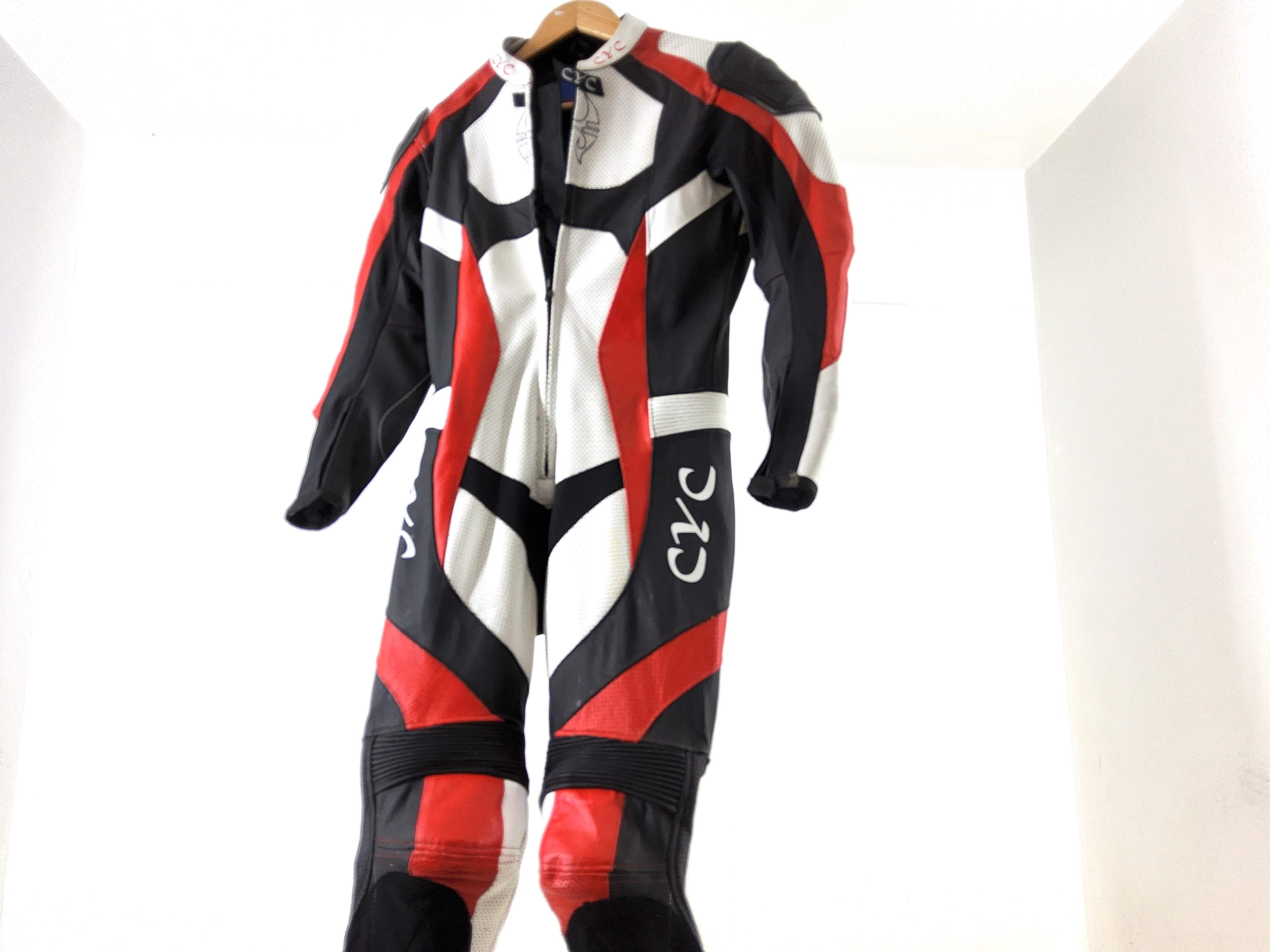 TRAJE MONO