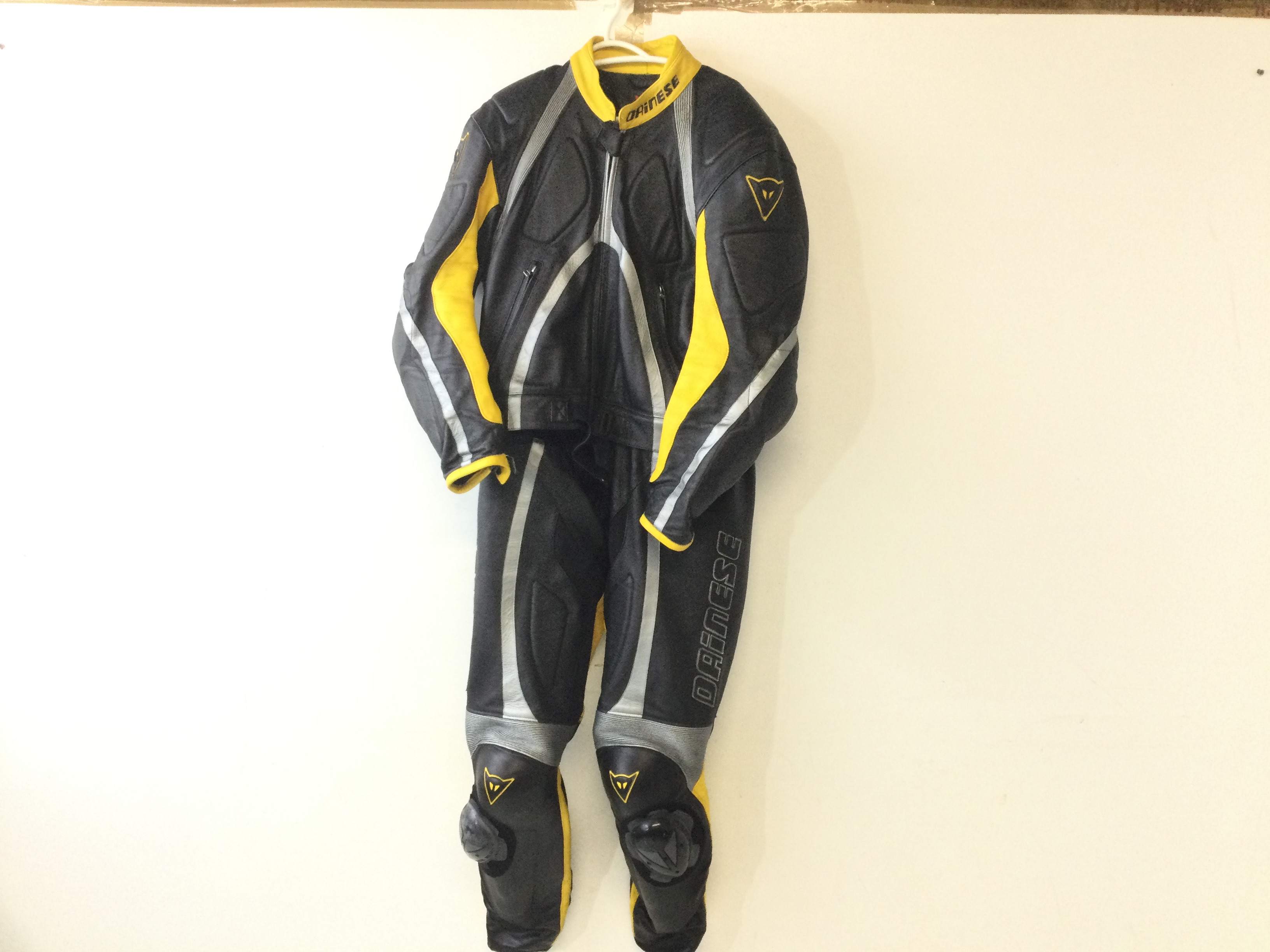 TRAJE MONO