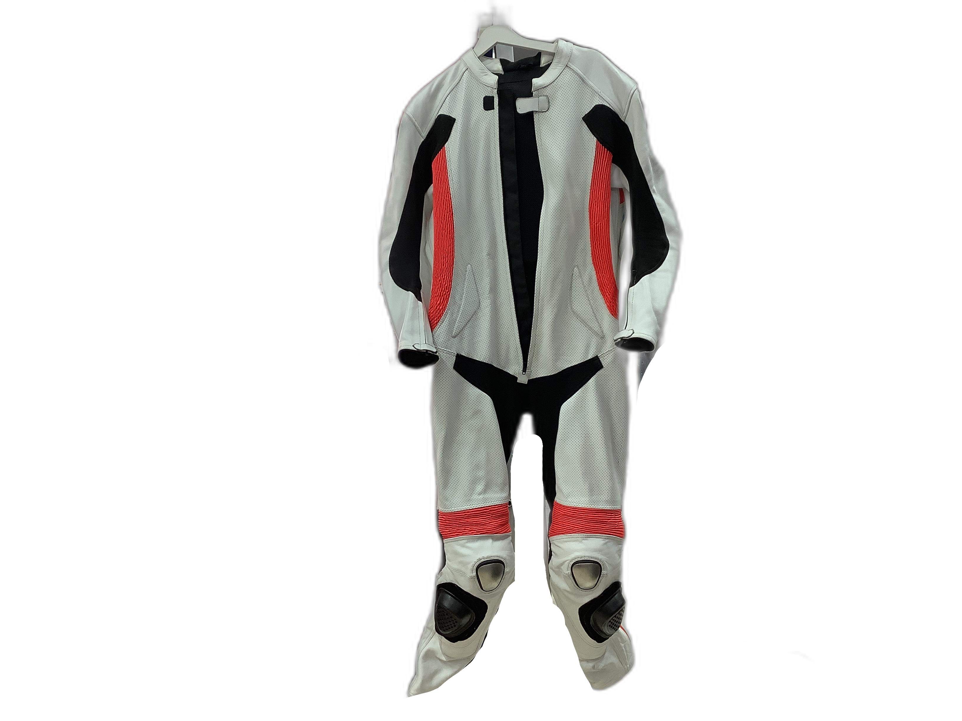 TRAJE MONO