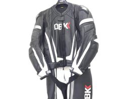 traje mono dbk sm