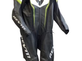 traje mono revit seesoft type rv
