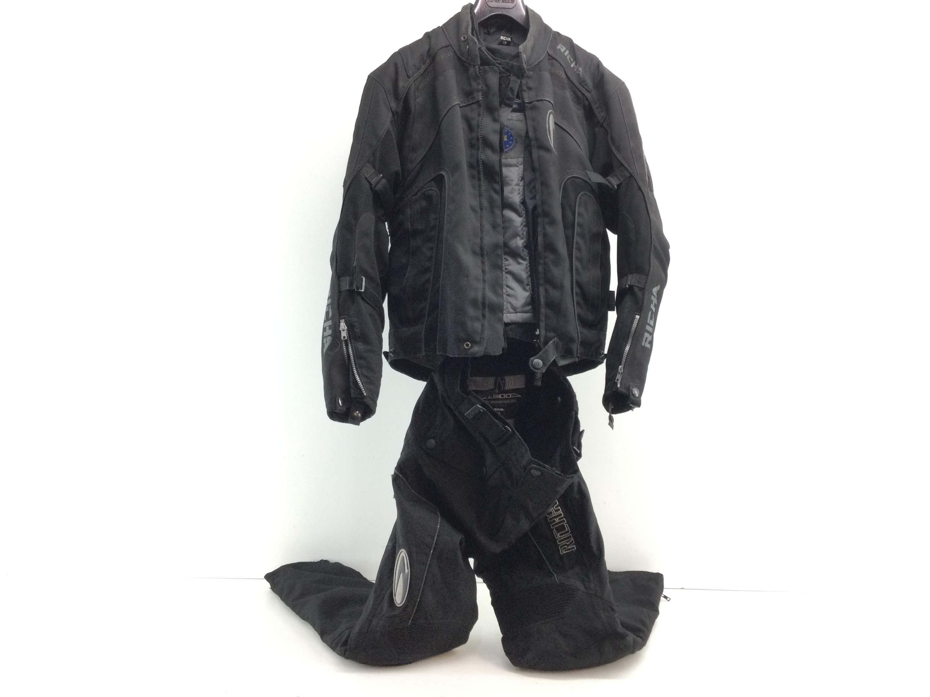 TRAJE MONO