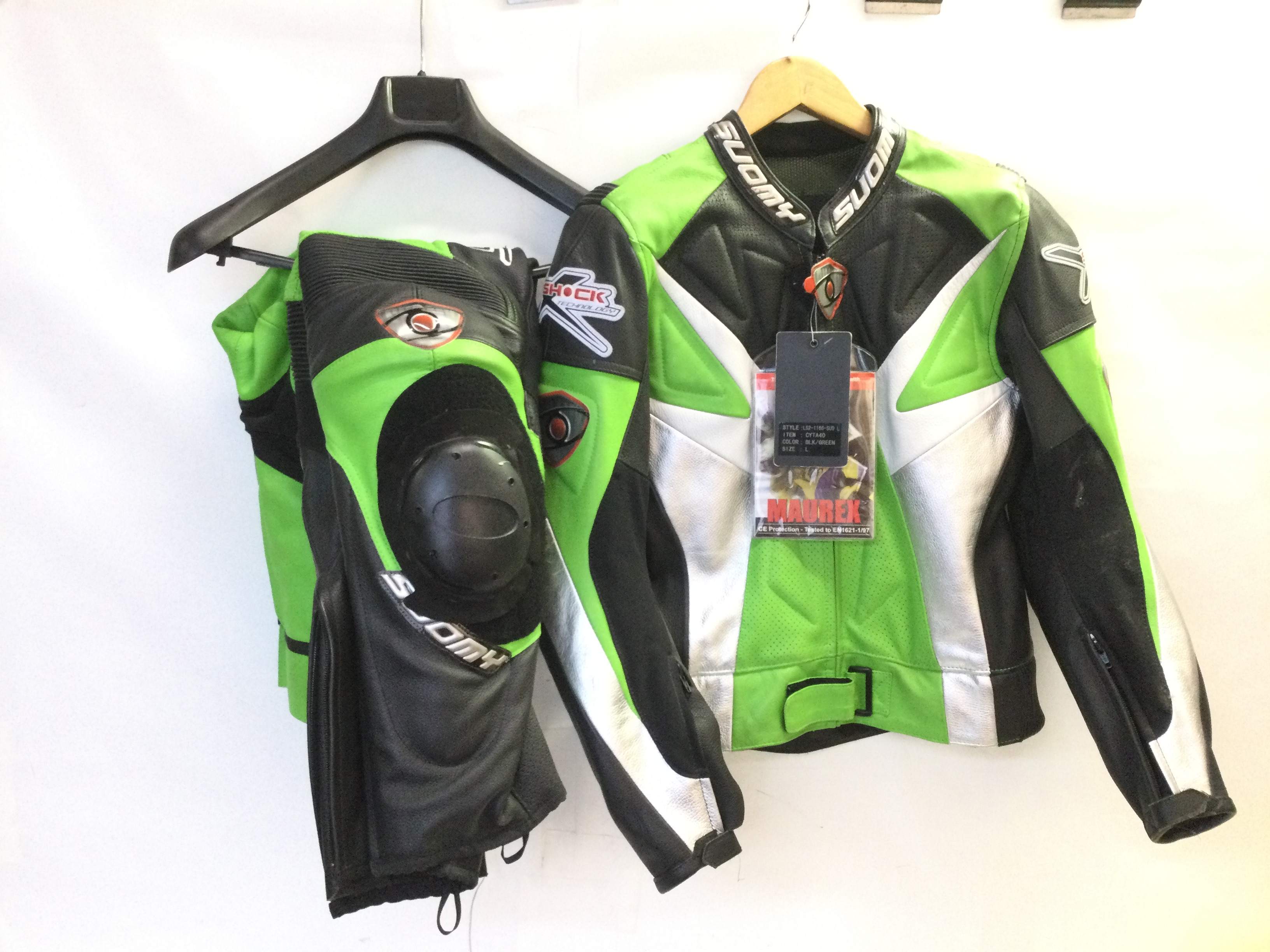 TRAJE MONO