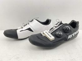zapatilla ciclismo btwin blaco con negro
